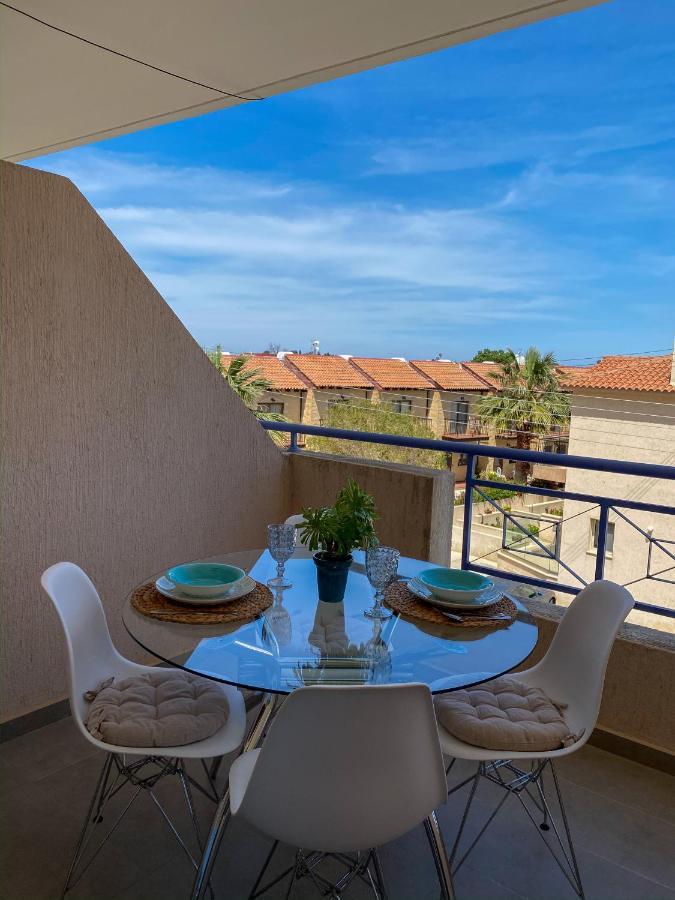Summer Getaway: Stunning 1 Bedroom Apartment! Polis Eksteriør billede
