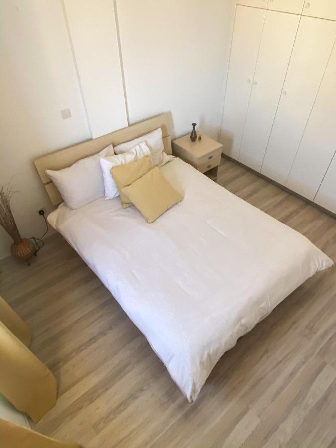 Summer Getaway: Stunning 1 Bedroom Apartment! Polis Eksteriør billede